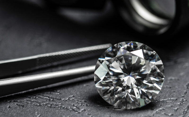 French Government’s ‘Synthetic’ Label for Lab-Grown Diamonds Wins WFDB Support diamond on table